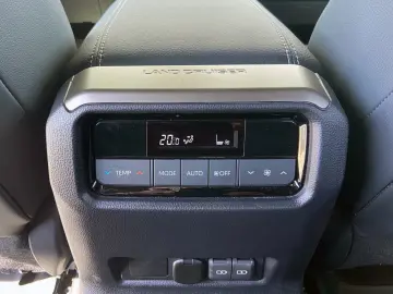 Toyota Land Cruiser 2.8l D-4D 204 CP A T 7 locuri Executive