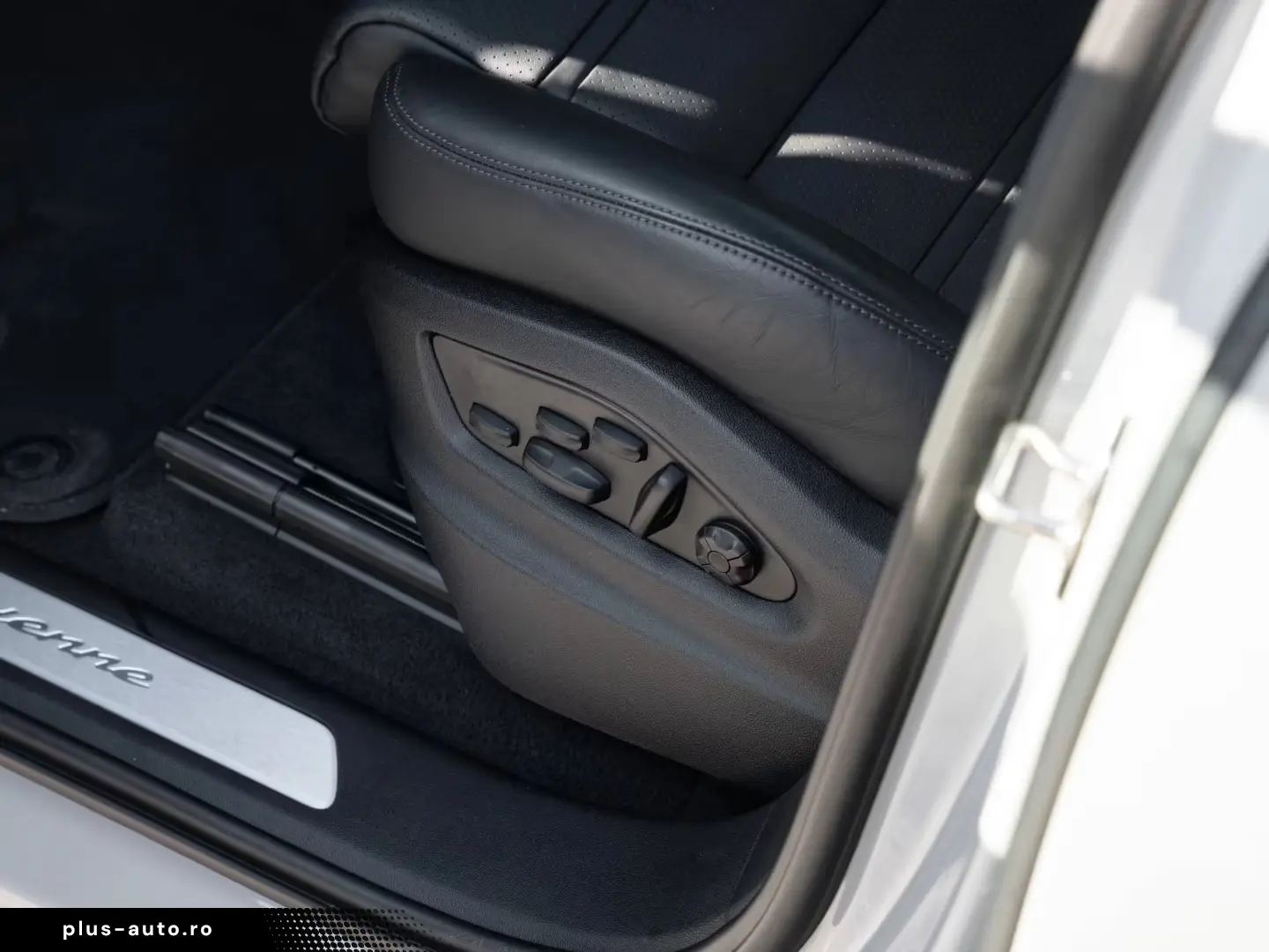 Porsche Cayenne E-Hybrid Coupe