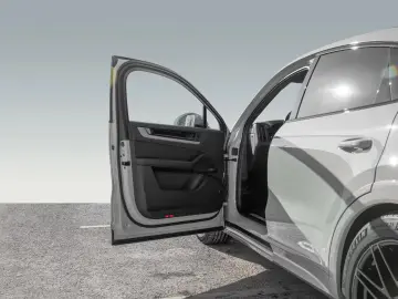 Porsche Cayenne E-Hybrid Coupe