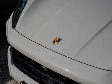 Porsche Cayenne E-Hybrid Coupe