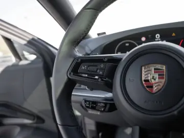 Porsche Cayenne E-Hybrid Coupe