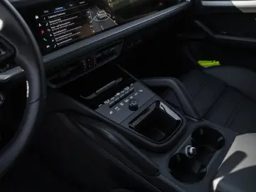 Porsche Cayenne E-Hybrid Coupe