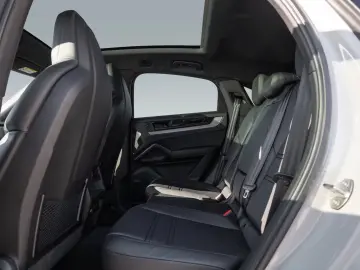 Porsche Cayenne E-Hybrid Coupe