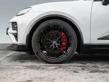 PORSCHE Macan Electric Turbo Burmester HeadUp InnoDrive