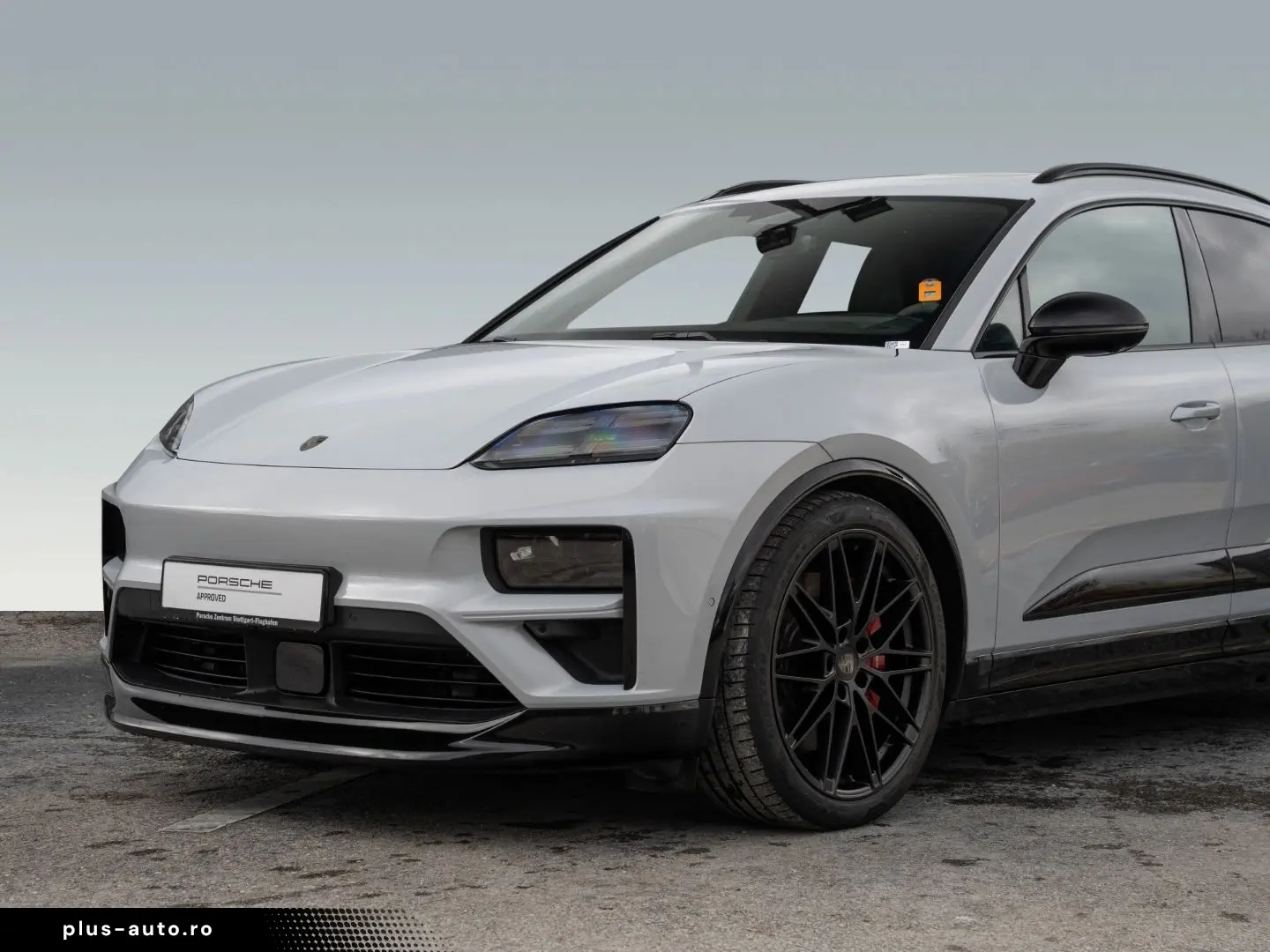 PORSCHE Macan Electric Turbo Burmester HeadUp InnoDrive