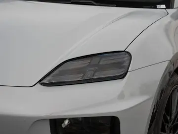 PORSCHE Macan Electric Turbo Burmester HeadUp InnoDrive