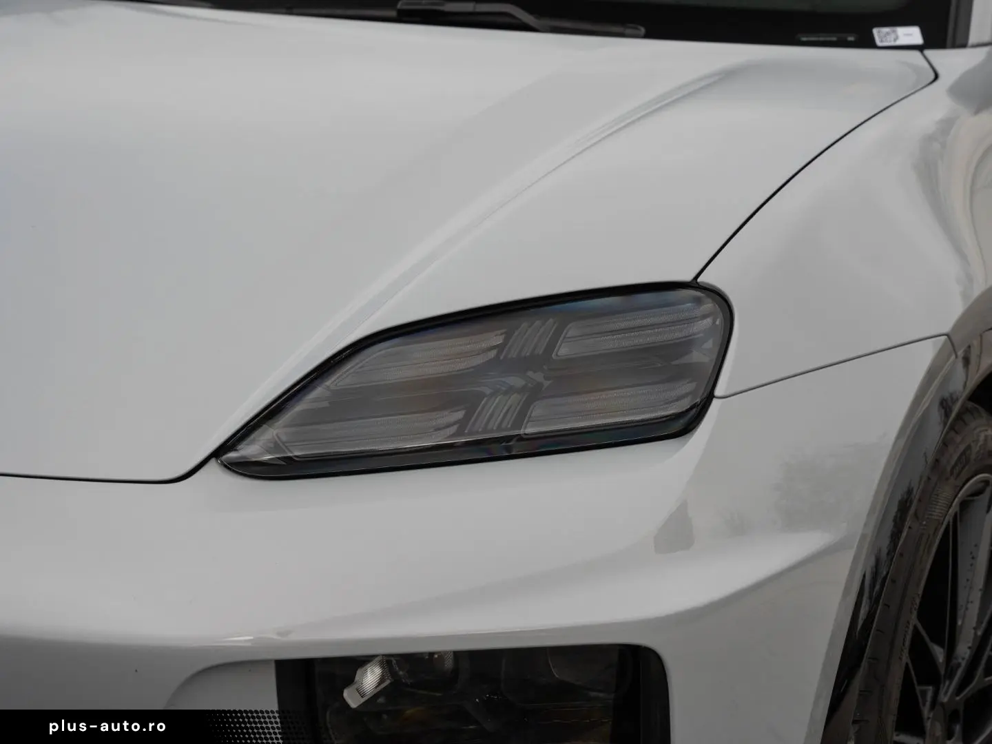 PORSCHE Macan Electric Turbo Burmester HeadUp InnoDrive