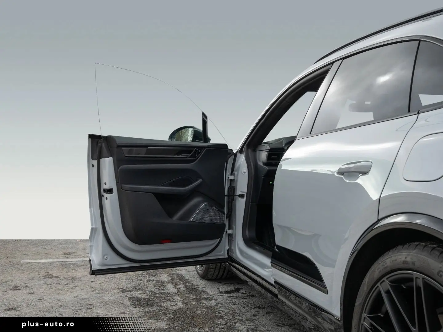 PORSCHE Macan Electric Turbo Burmester HeadUp InnoDrive