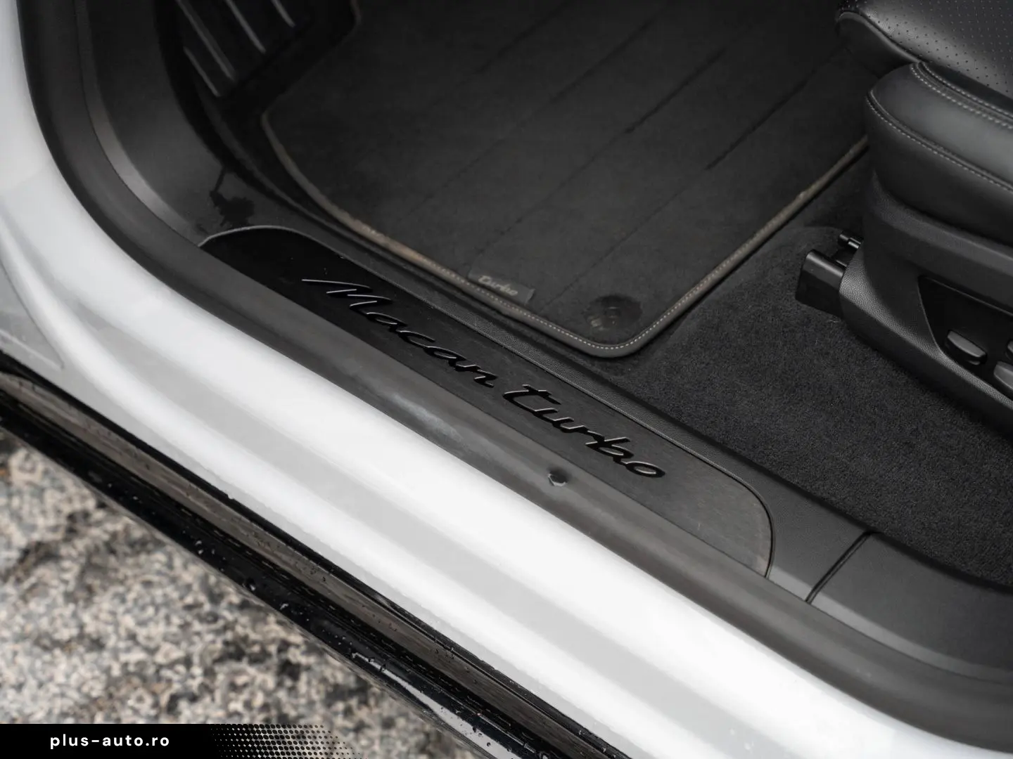 PORSCHE Macan Electric Turbo Burmester HeadUp InnoDrive