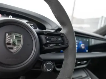 PORSCHE Macan Electric Turbo Burmester HeadUp InnoDrive