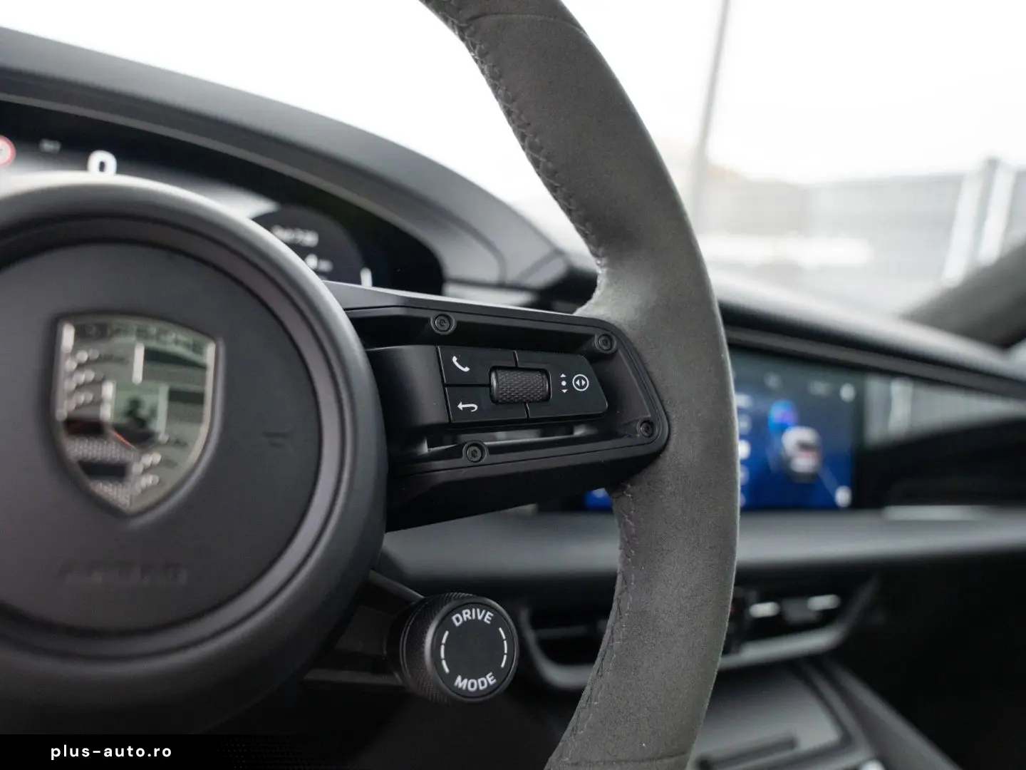 PORSCHE Macan Electric Turbo Burmester HeadUp InnoDrive