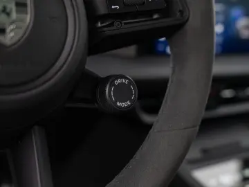 PORSCHE Macan Electric Turbo Burmester HeadUp InnoDrive