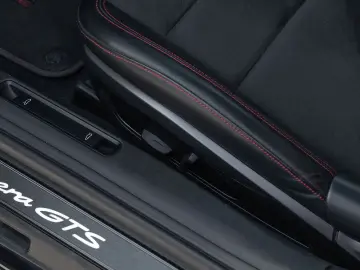 PORSCHE 911 992 Carrera GTS Matrix LED eSD BOSE 90l Tank