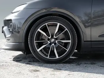 PORSCHE Macan 4 AHK Sport Chrono Paket Luftfederung