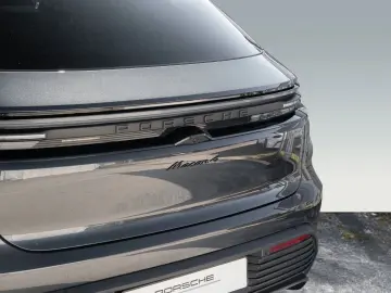 PORSCHE Macan 4 AHK Sport Chrono Paket Luftfederung