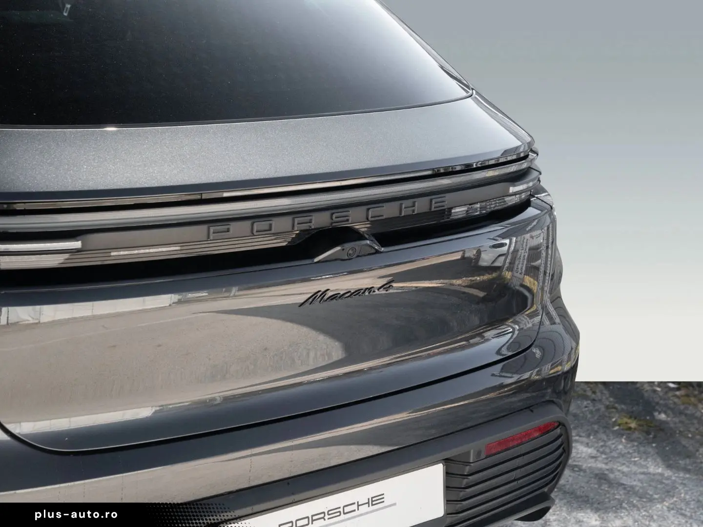 PORSCHE Macan 4 AHK Sport Chrono Paket Luftfederung