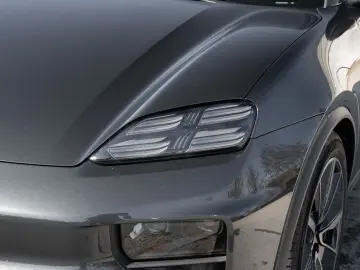 PORSCHE Macan 4 AHK Sport Chrono Paket Luftfederung