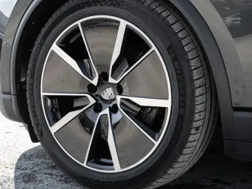 PORSCHE Macan 4 AHK Sport Chrono Paket Luftfederung