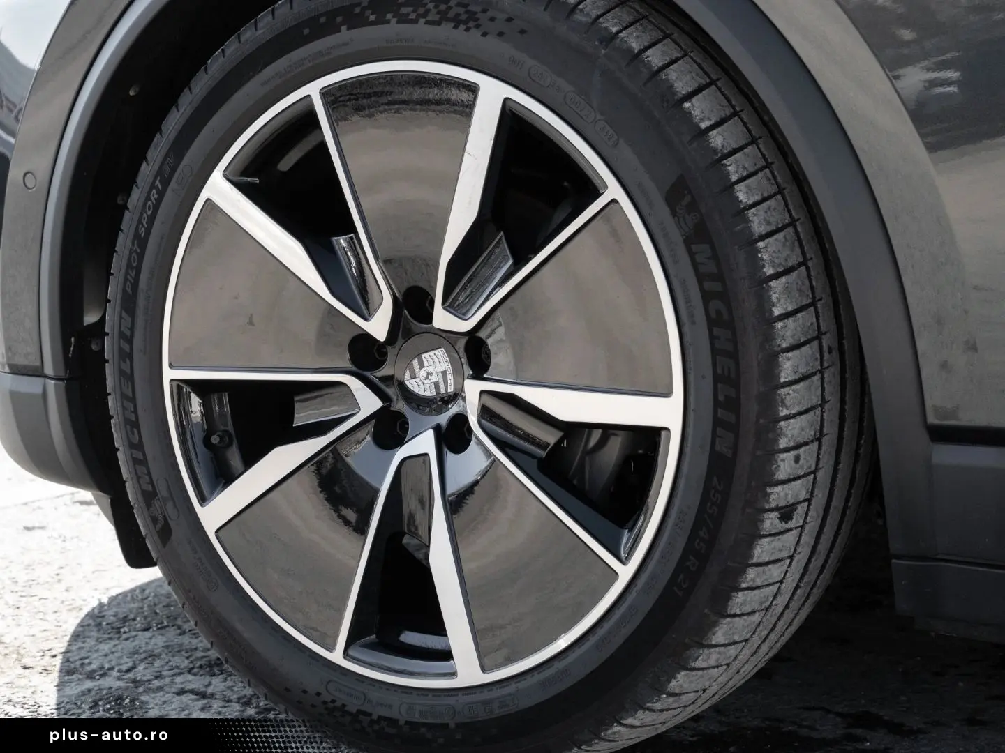 PORSCHE Macan 4 AHK Sport Chrono Paket Luftfederung