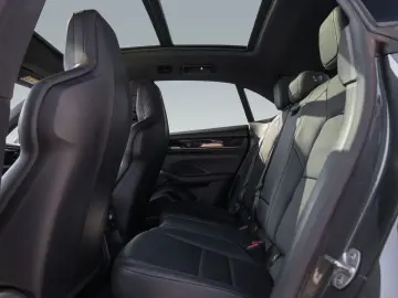 PORSCHE Macan 4 AHK Sport Chrono Paket Luftfederung