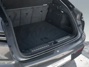 PORSCHE Macan 4 AHK Sport Chrono Paket Luftfederung