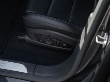 PORSCHE Macan 4 AHK Sport Chrono Paket Luftfederung