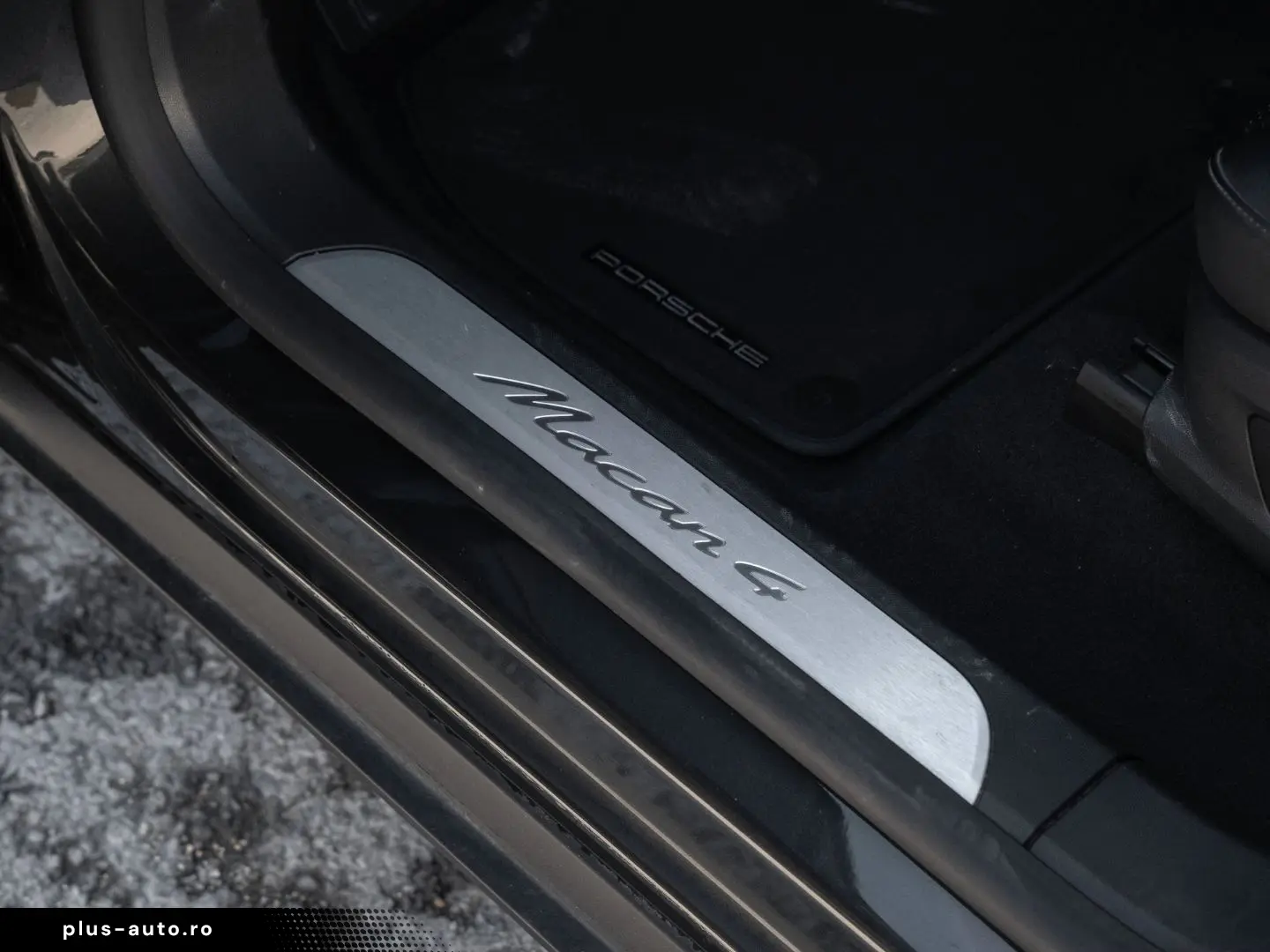 PORSCHE Macan 4 AHK Sport Chrono Paket Luftfederung