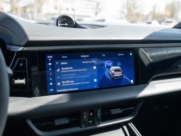 PORSCHE Macan 4 AHK Sport Chrono Paket Luftfederung