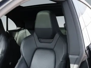 PORSCHE Macan 4 AHK Sport Chrono Paket Luftfederung