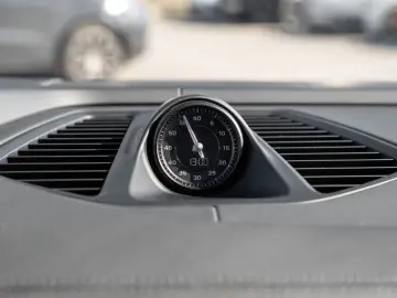 PORSCHE Macan 4 AHK Sport Chrono Paket Luftfederung