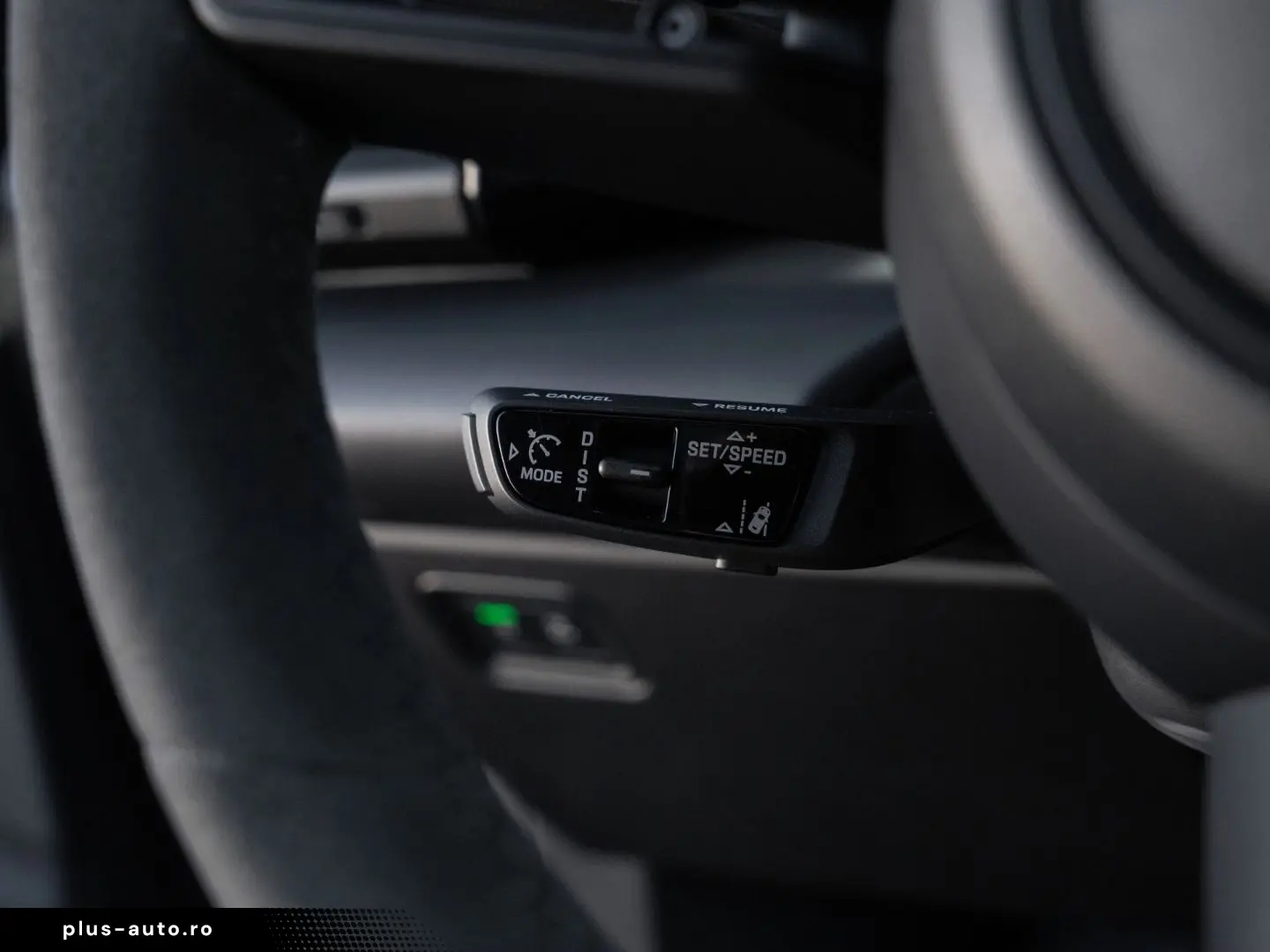 PORSCHE Macan 4 AHK Sport Chrono Paket Luftfederung