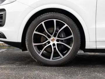 PORSCHE Cayenne Coupe Platinum Edition AHK Burmester