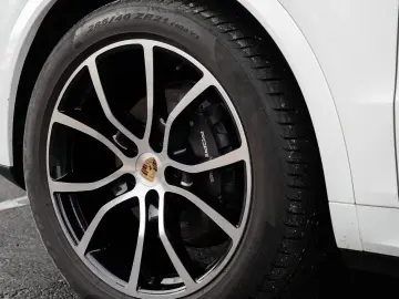 PORSCHE Cayenne Coupe Platinum Edition AHK Burmester