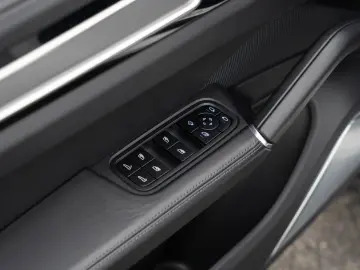 PORSCHE Cayenne Coupe Platinum Edition AHK Burmester