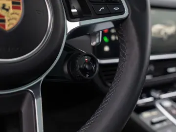 PORSCHE Cayenne Coupe Platinum Edition AHK Burmester