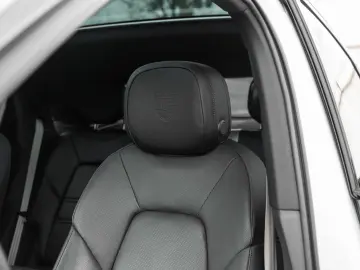 PORSCHE Cayenne Coupe Platinum Edition AHK Burmester