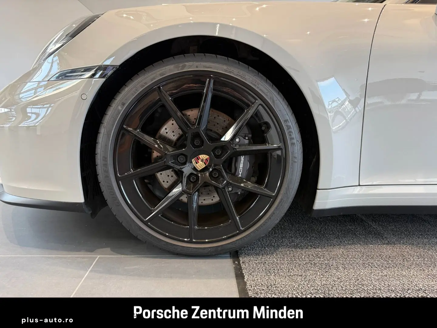 PORSCHE 992 911 Carrera InnoDrive Surround-View BOSE