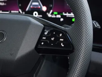 AUDI A5 Avant TDI quattro  S-line Matrix AHK HuD 360