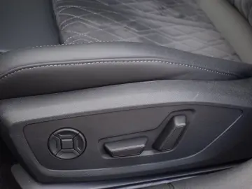 AUDI A5 Avant TDI quattro  S-line Matrix AHK HuD 360