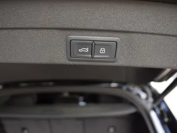 AUDI A5 Avant TDI quattro  S-line Matrix AHK HuD 360