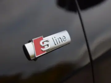 AUDI A5 Avant TDI quattro  S-line Matrix AHK HuD 360