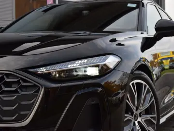 AUDI A5 Avant TDI quattro  S-line Matrix B&O RüKam