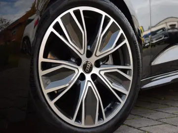 AUDI A5 Avant TDI quattro  S-line Matrix B&O RüKam