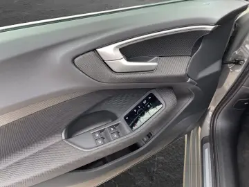 AUDI A5 Avant 2.0 TFSI  Navi LED Kamera PDC LM Tempo