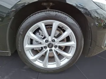 AUDI A5 Avant TFSI S tronic  NAVI LED ACC RATE 338 --