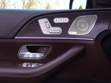 MERCEDES-BENZ GLE 350 de 4M AMG DISTRO PANO KAM360 AIRMATIC