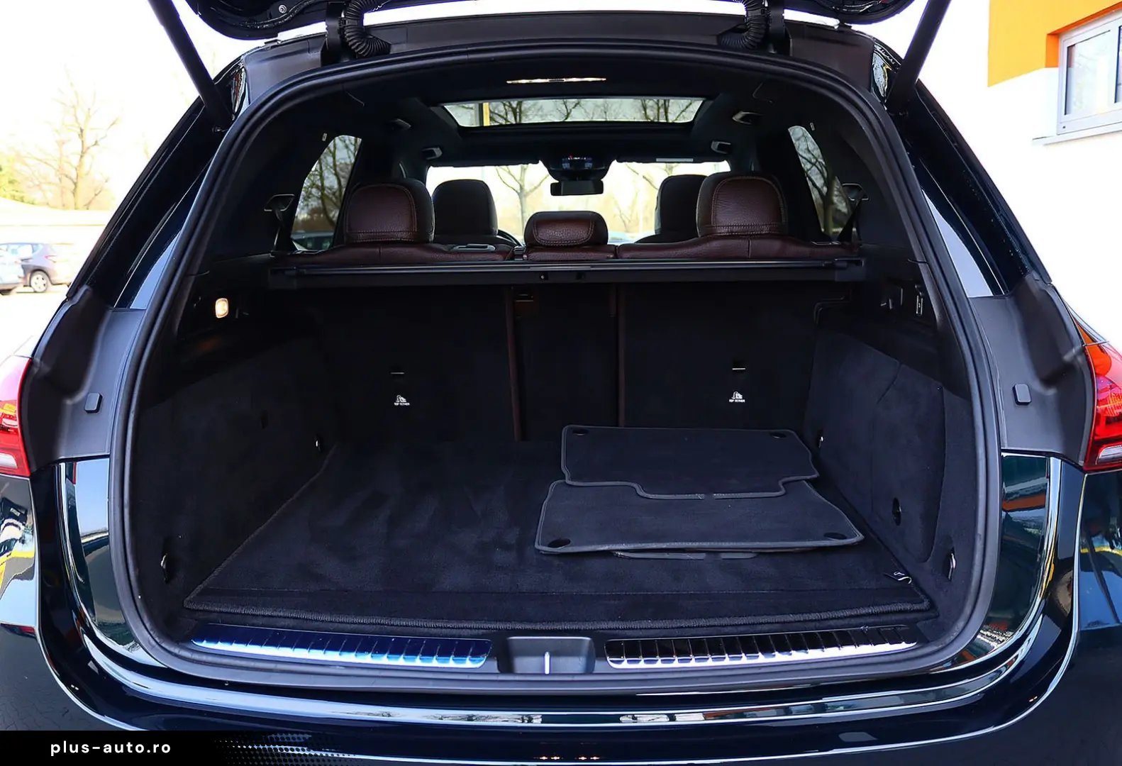 MERCEDES-BENZ GLE 350 de 4M AMG DISTRO PANO KAM360 AIRMATIC