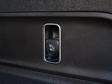 MERCEDES-BENZ GLE 350 de 4M AMG DISTRO PANO KAM360 AIRMATIC