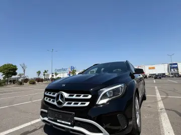 Mercedes-Benz GLA 180