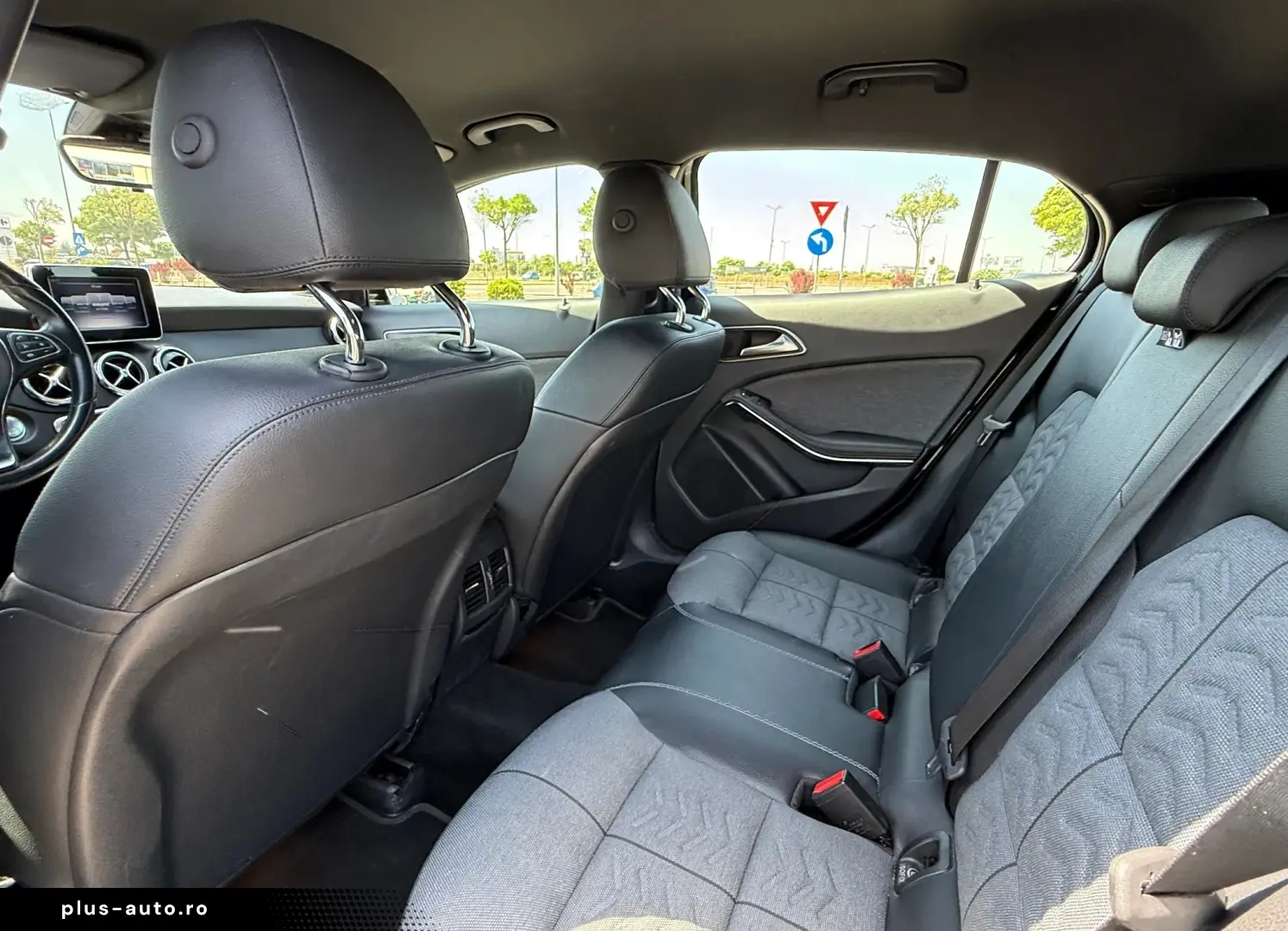 Mercedes-Benz GLA 180